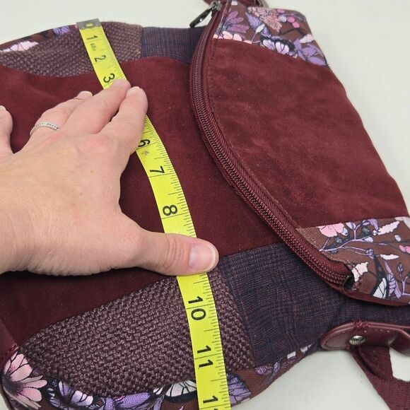 SAKROOTS Cabernet In Bloom Foldover Crossbody Purse Patchwork BEE Keychain NWT - Picture 14 of 15